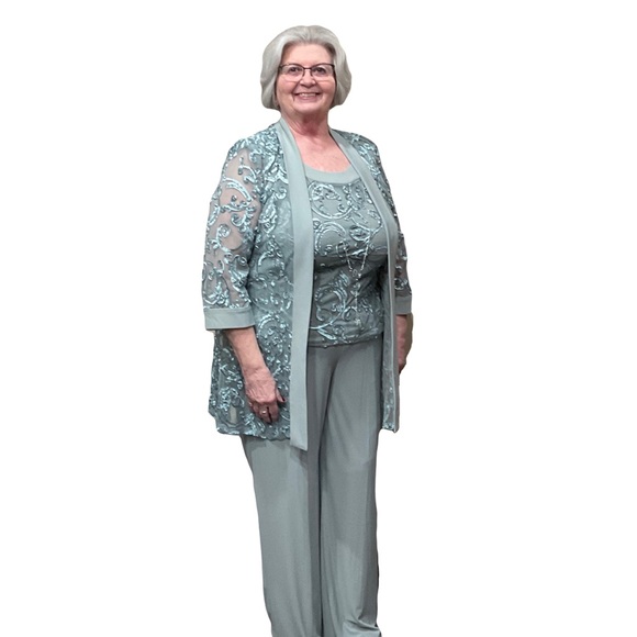 R&M Richards Women's Pantsuit